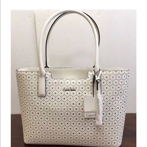 Calvin Klein L-Kitote